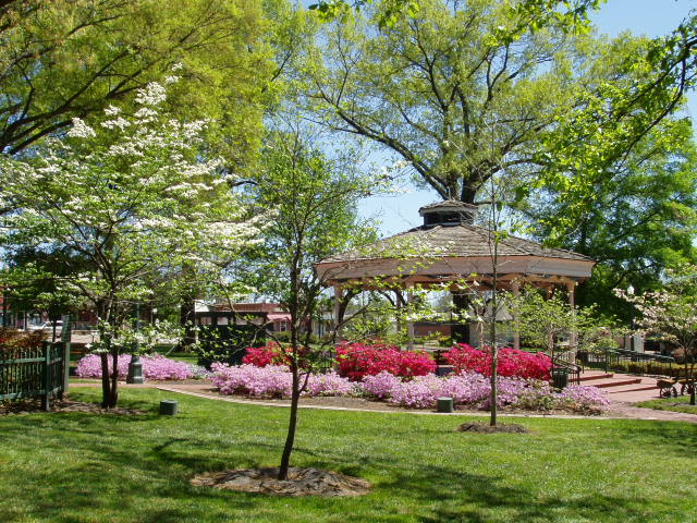 Collierville, TN: Collierville Town Square in the Spring 04-09-2006