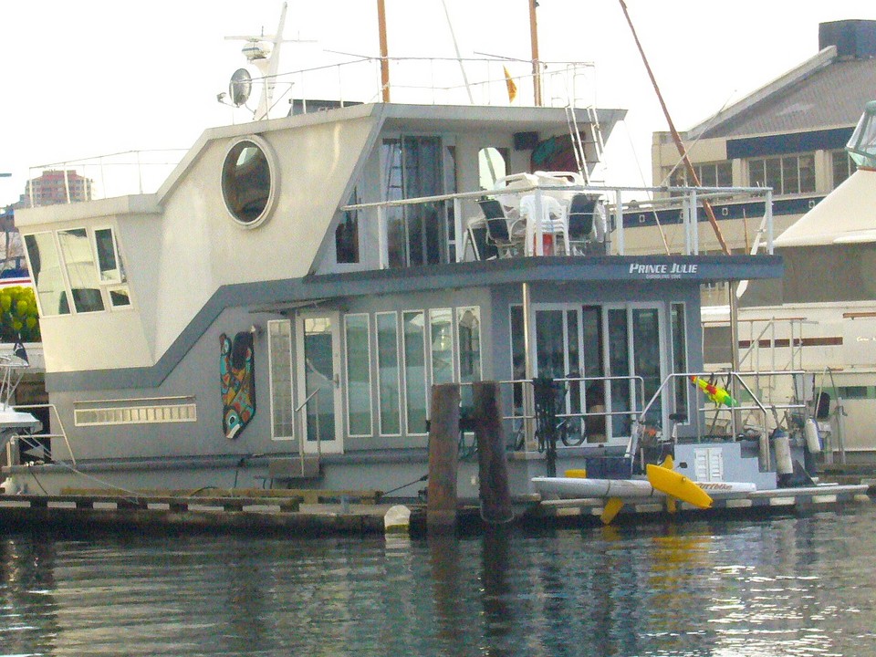 Seattle, WA: Cool house boat