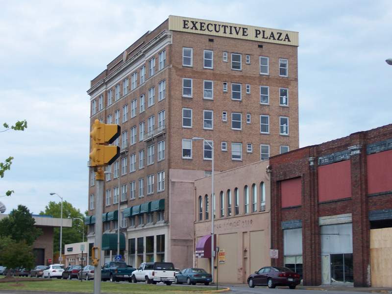 Bristol, VA: Executive Plaza - downtown Bristol, VA