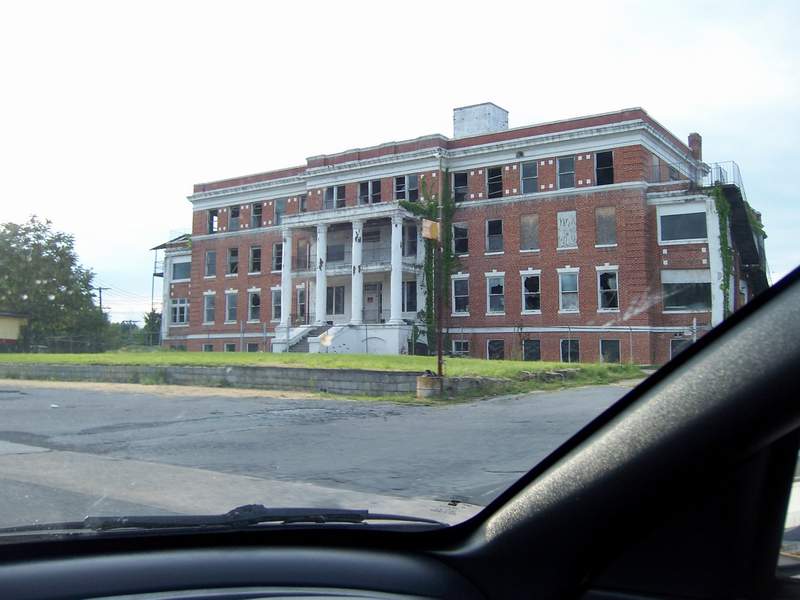 Bristol, VA: Old hospital used before 1952 - Bristol, VA (two hospitals built since this one)