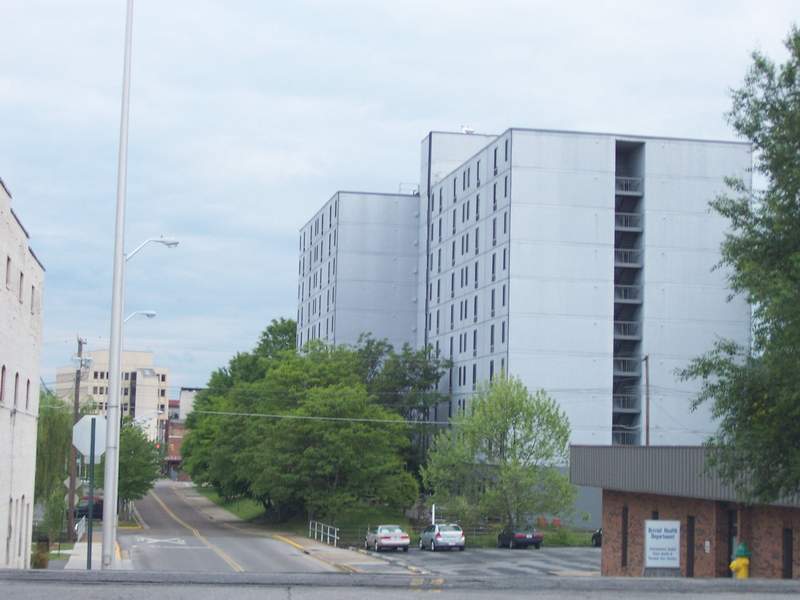 Bristol, VA : Leisure Park Towers/park (Bristol, VA) mid May 2006