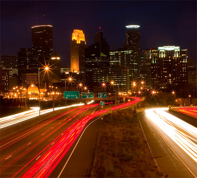 Minneapolis, MN: traffic at night