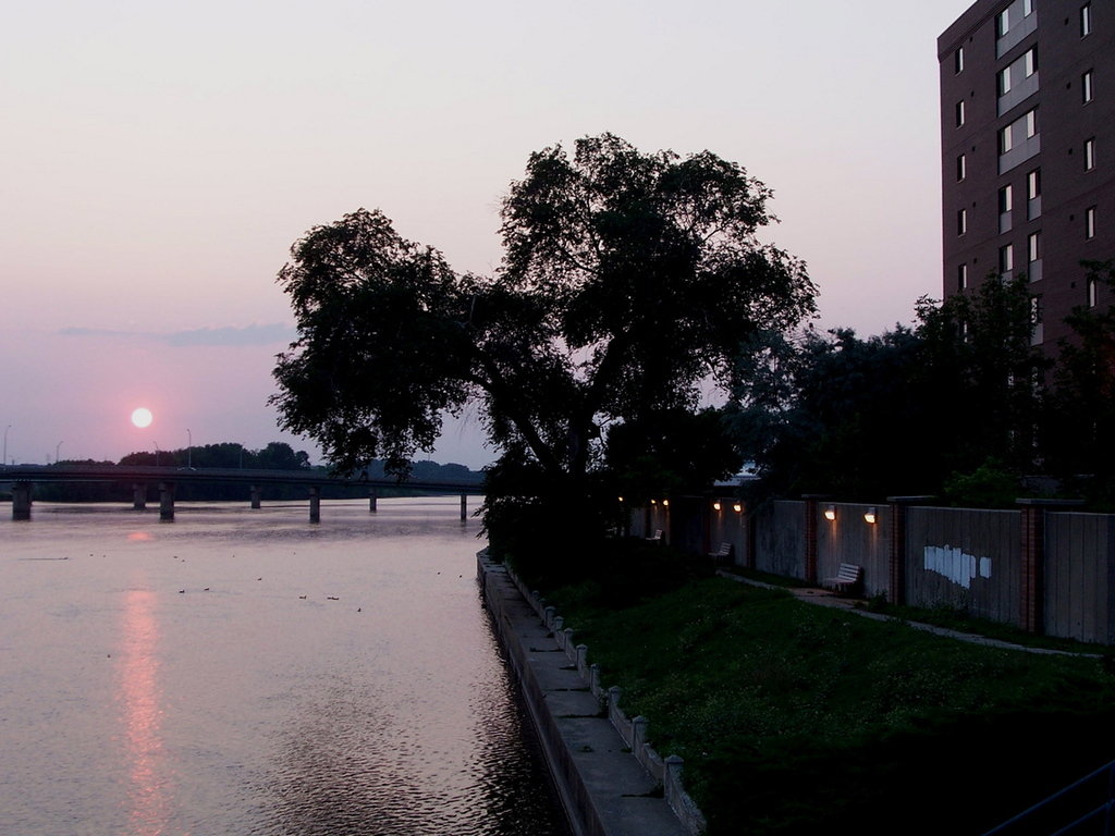 Waterloo, IA: Evening on the Cedar River, Waterloo