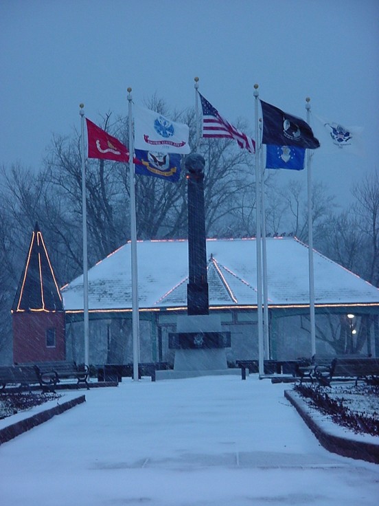 Niles, MI: Veteran's Memorial