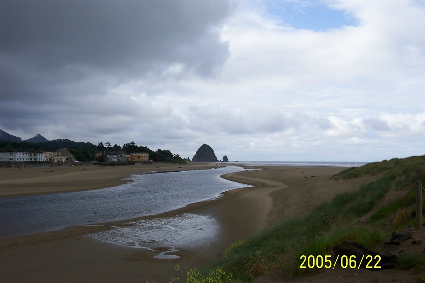 Cannon Beach, OR: north end of town looking south