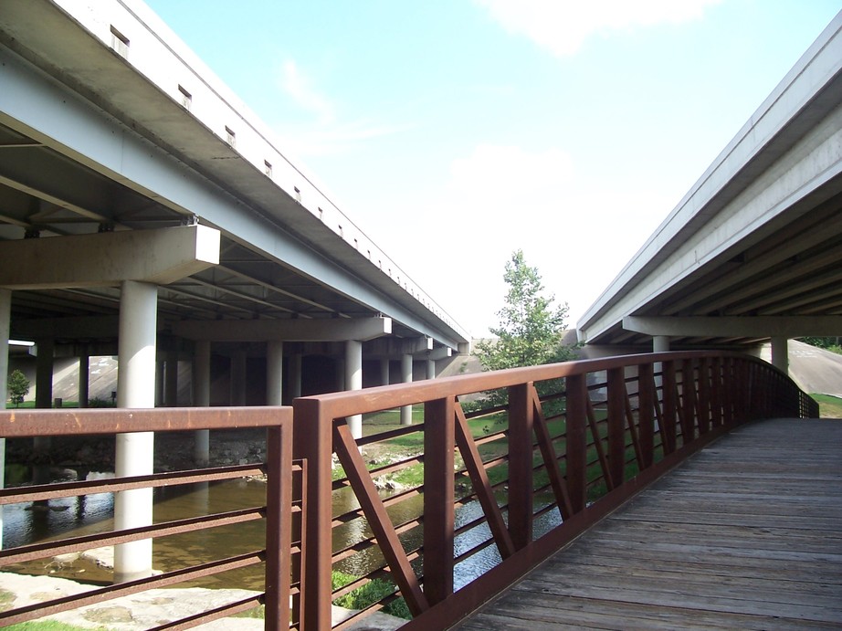 Round Rock, TX : Round Rock Memorial Park under I-35