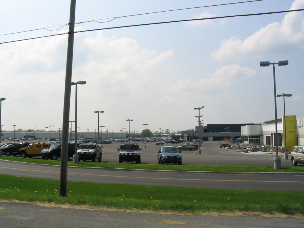 Cicero, NY: Driver's Village, a very large Auto Mall in Cicero which is suburban Syracuse, NY