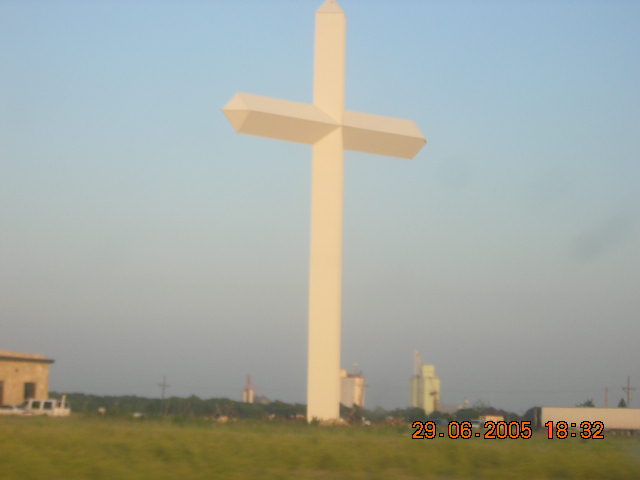 Groom, TX : on I-40: Largest Cross in Western Hemisphere - Groom, Texas