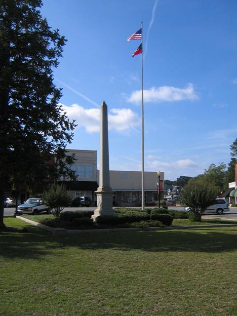 Blakely, GA : Confederate Monument and Flagpole