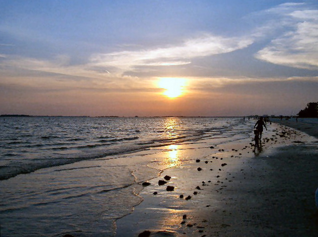 Fort Myers Beach, FL: Just a little mor time