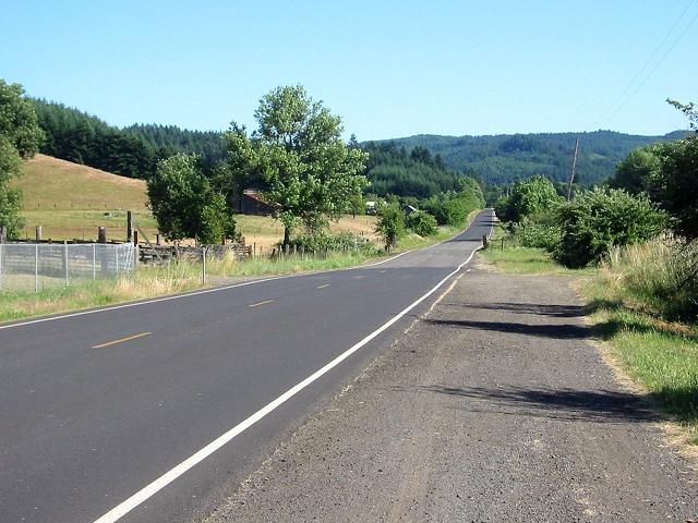 Veneta, OR : Road outside of Veneta, OR.