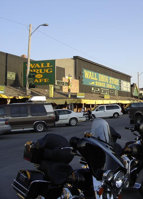 Jackson, MN : Wall Drugstore