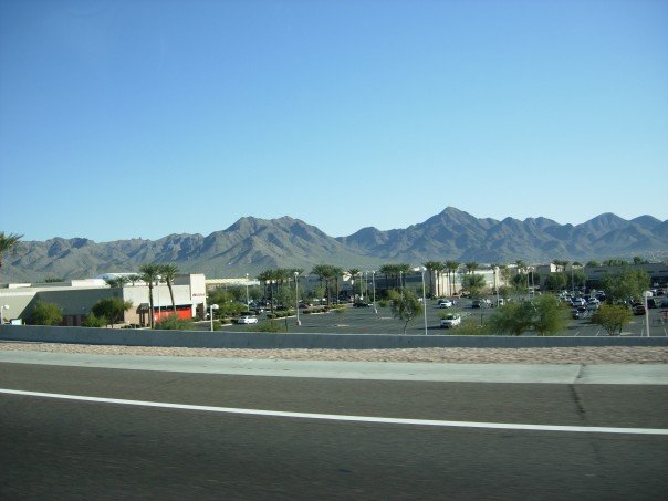 Phoenix, AZ: Shopping center in January