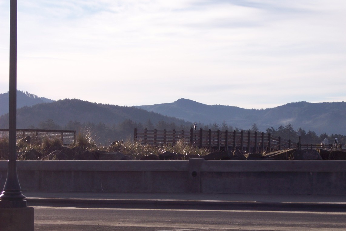 Lincoln City, OR : Beautiful sights on 51st street.  