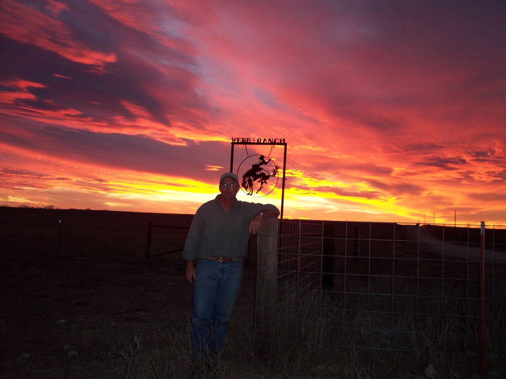 Darrouzett, TX : Life dosn't get better than this.