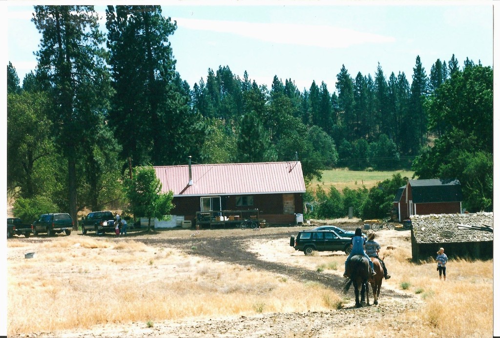 Goldendale, WA: Ranch house....