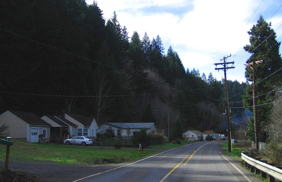 Westfir, OR: Main Road thru town
