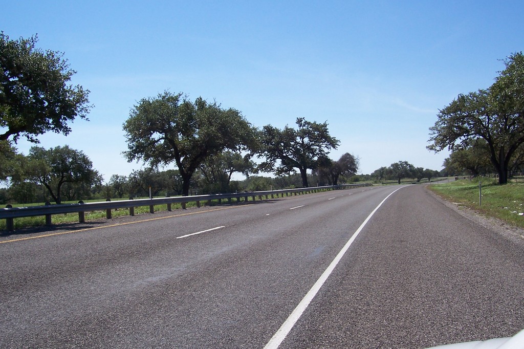 Pleasanton, TX: Roadway into Pleasanton
