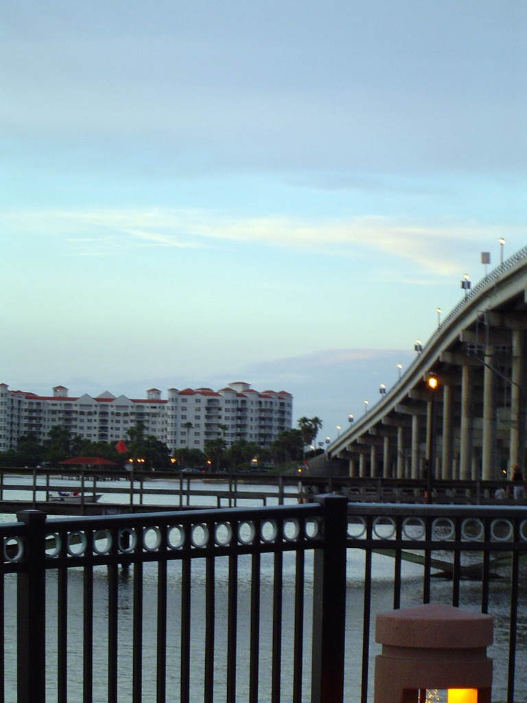 Ormond Beach, FL : Hotel/bridge from Ormond Pier