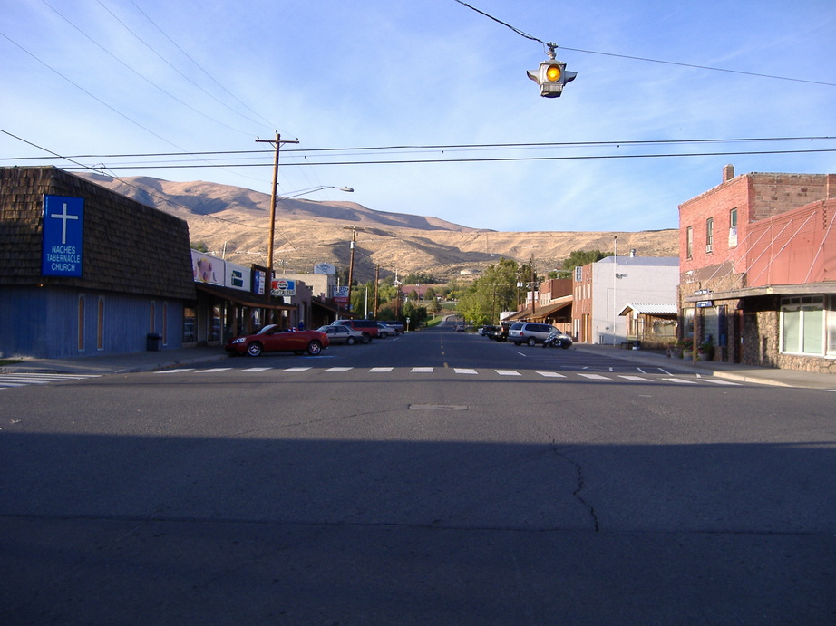 Naches, WA: Downtown late afternoon