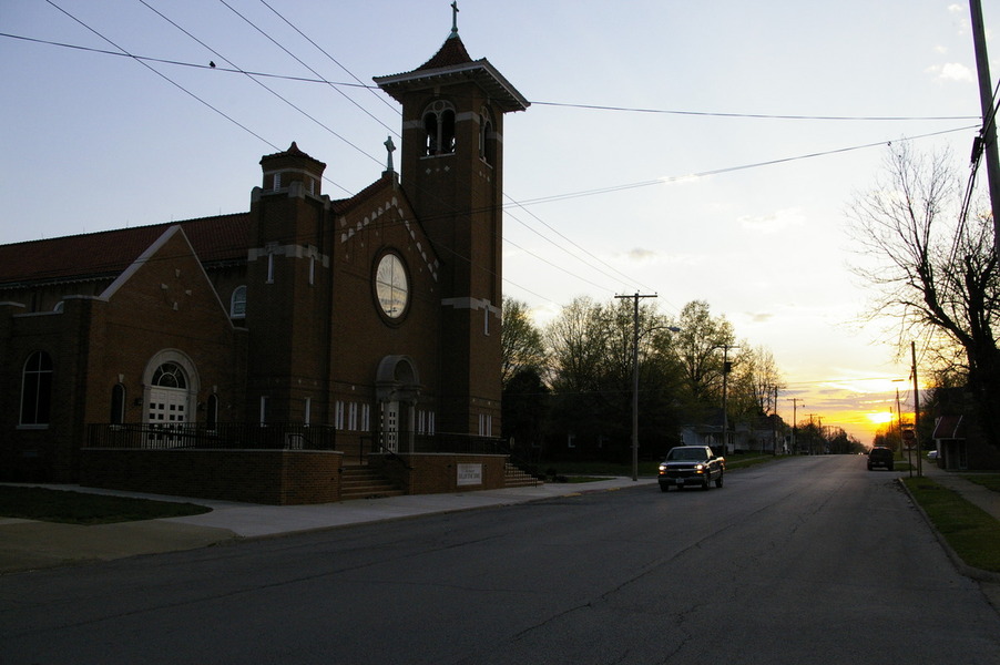 Herrin, IL: Catholic Church on West Cherry St.
