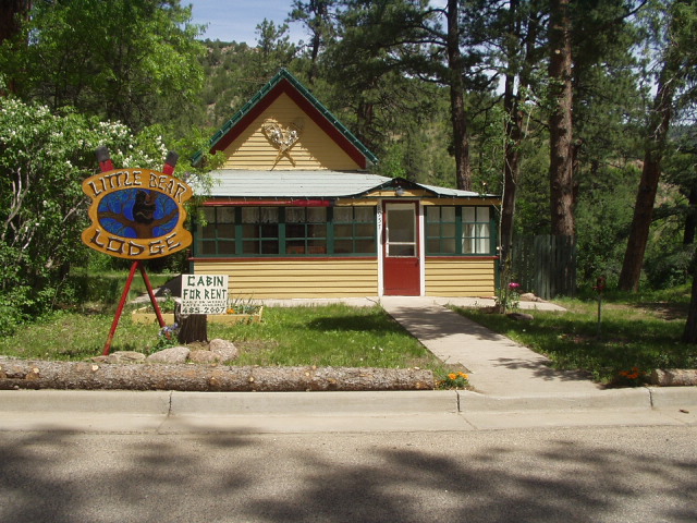 Beulah Valley, CO: Little Bear Lodge in Beulah Colorado