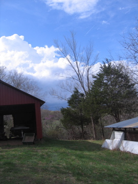 Hermann, MO : A barn and beautiful sky near the Gasconade River