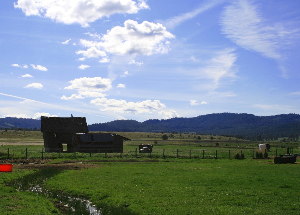 Long Creek, OR: The Leaning House of Long Creek......