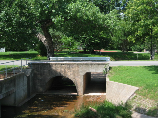 Nichols Hills, OK : mansions parks
