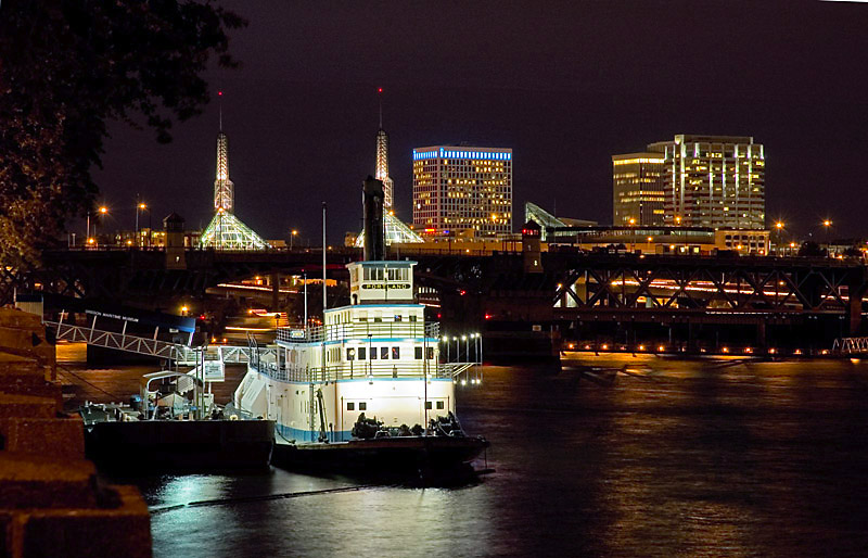 Portland, OR : Portland at night.