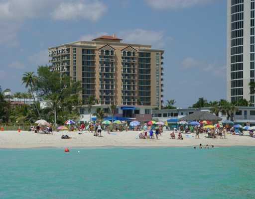 Sunny Isles Beach, FL: King David Condominium