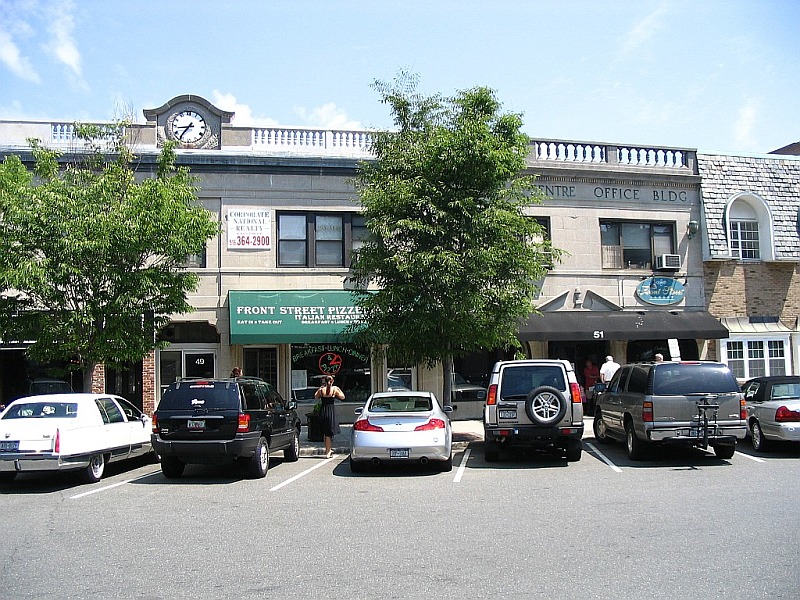 Rockville Centre, NY: Front Street Bakery and Front Street Pizzeria