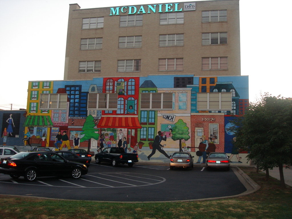 Springfield, MO: A beautiful folk art mural at Jefferson Ave. and Park Central East funded by the local arts council in downtown