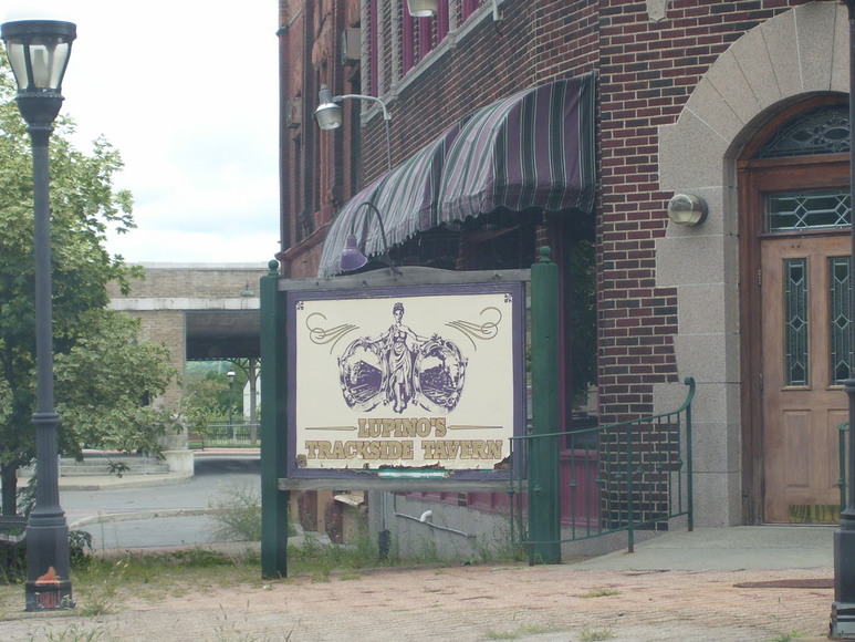 Utica, NY: Lupinos Trackside Tavern, North Utica
