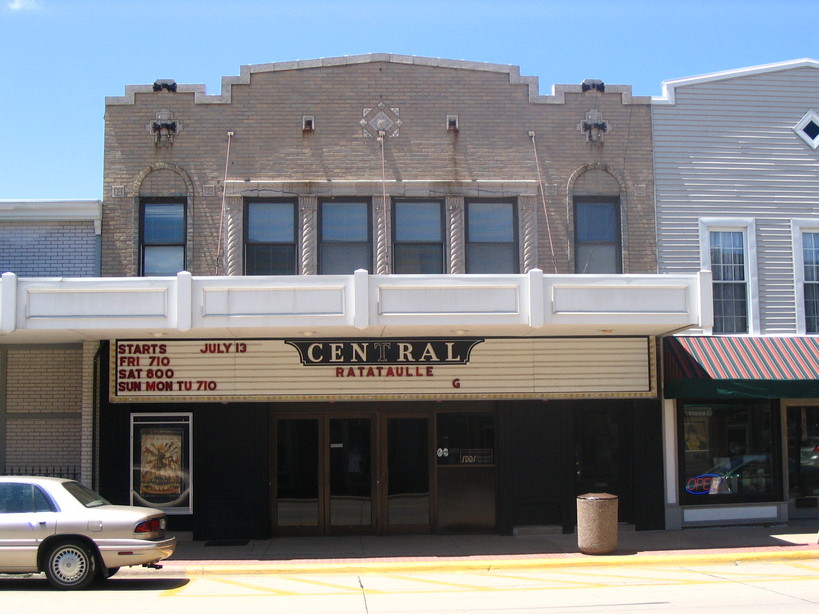 Geneseo, IL: The Central Theater