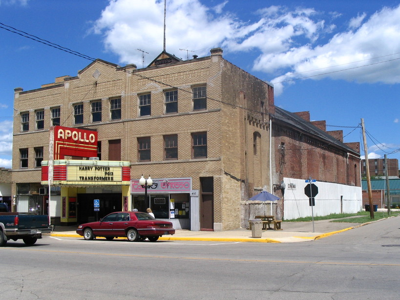 Princeton, IL: The Apollo Theater Established 1883