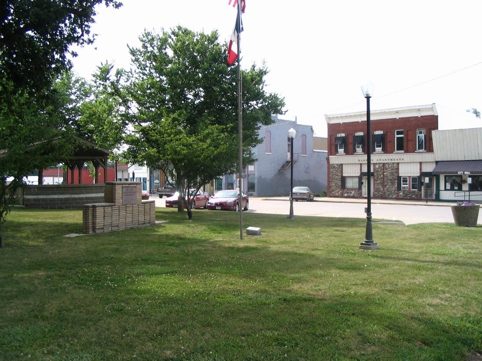 Afton, IA: Downtown and the park