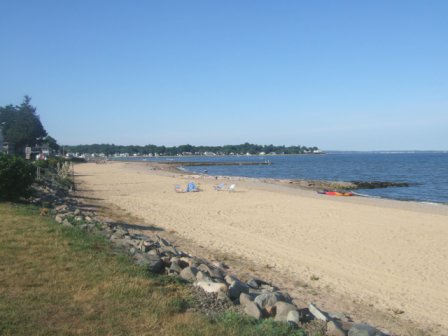 Woodmont, CT: Woodmont Beach Looking East