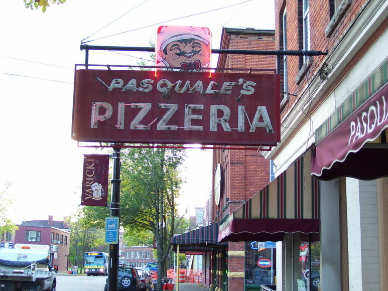 Utica, NY: Pasquale's Pizza, Varick Street
