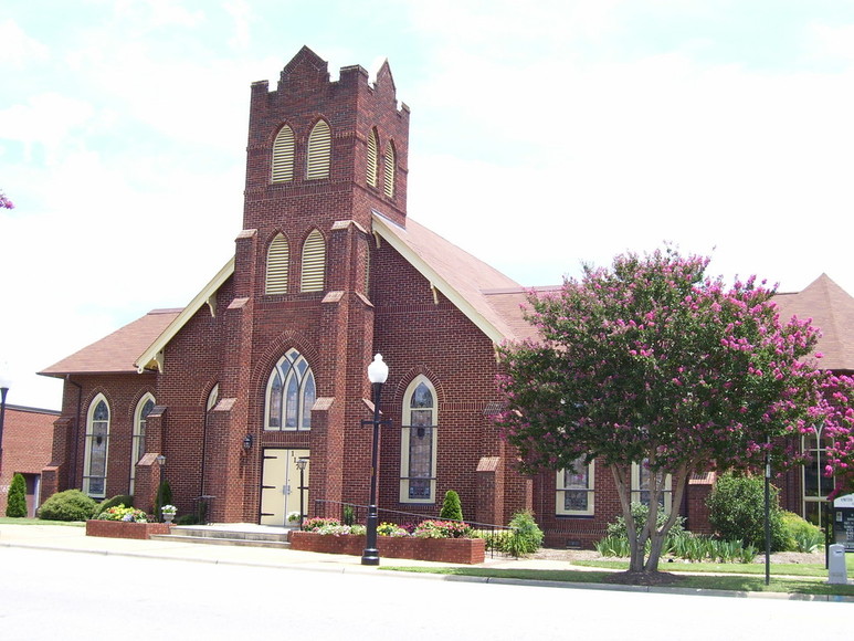 Cary, NC: Downtown Cary - South Academy St Church