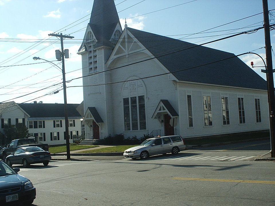 Goffstown, NH: First Congregational - The oldest church in town