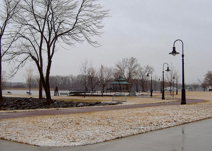 Hudson, NY: Waterfront Park Located On Water St. Next To The HPBA & Boat Launch.
