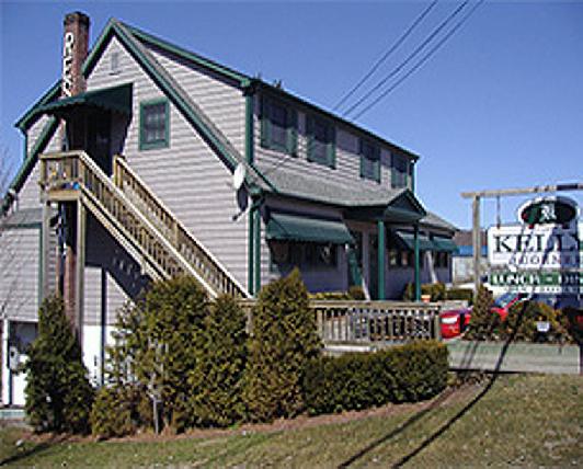 Brewster, NY: Kelly's Corner Restaurant is a must-see in Brewster! Visit: www.kellyscorner.com
