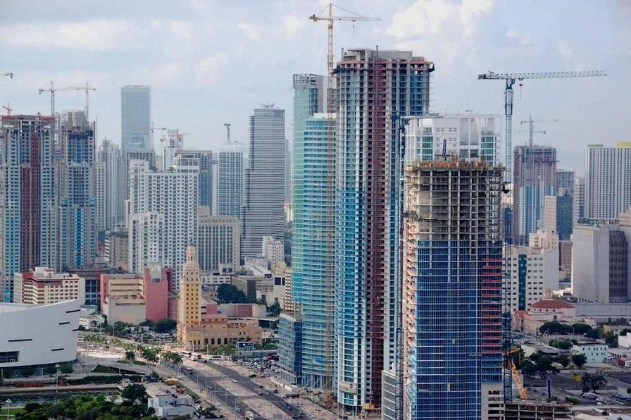 Miami, FL: Building Boom of Miami. The Biscayne Wall