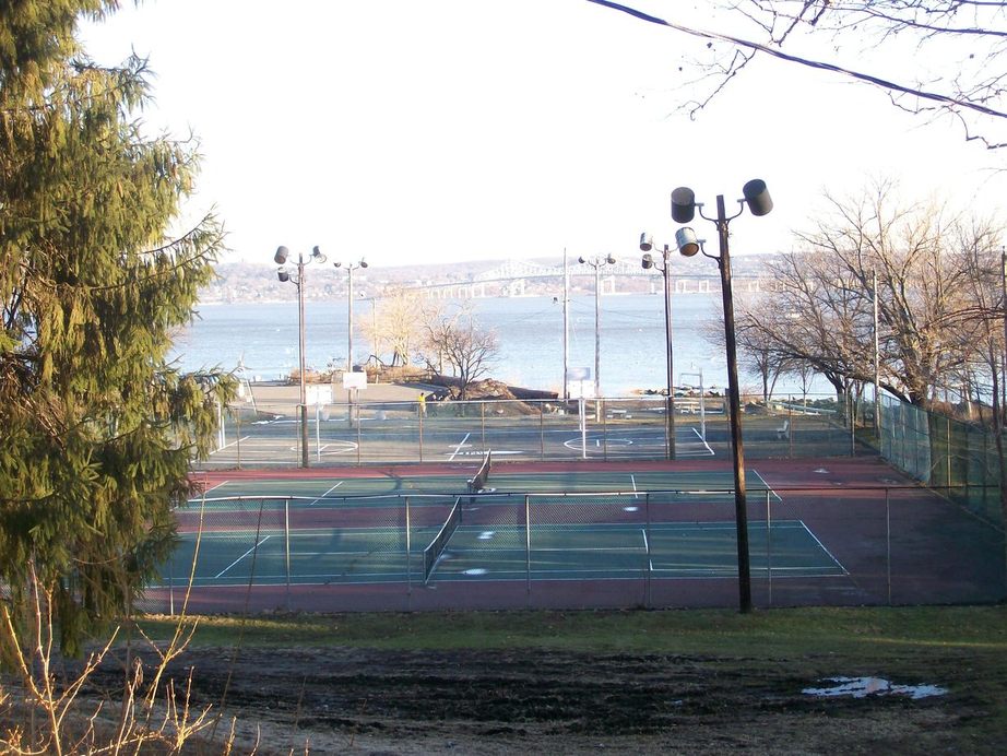 Nyack, NY : Memorial Park in Nyack
