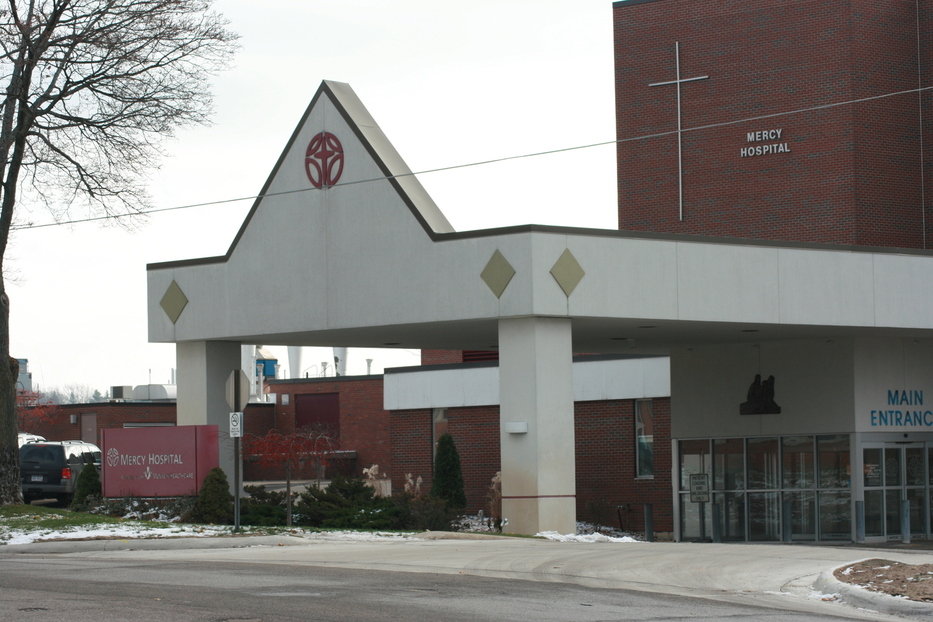 Cadillac, MI: Mercy Hospital front View