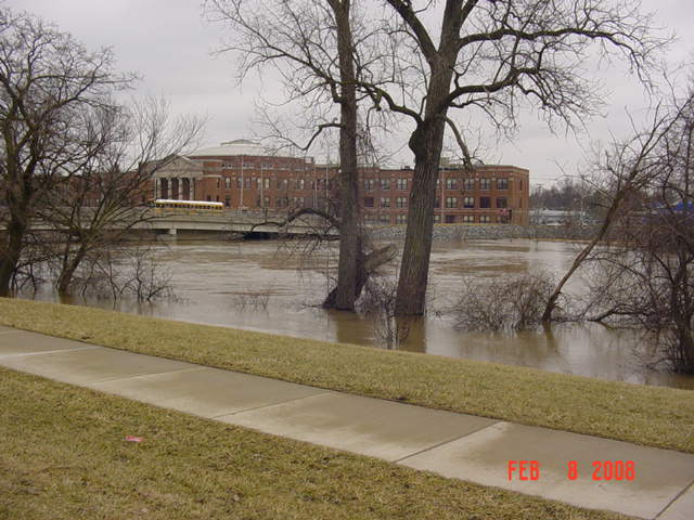Fort Wayne, IN: FLOOD of 2008 SCHOOLS OUT!
