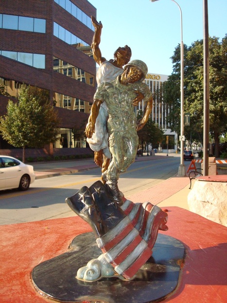 Sioux Falls, SD : Sculpture in downtown Sioux falls
