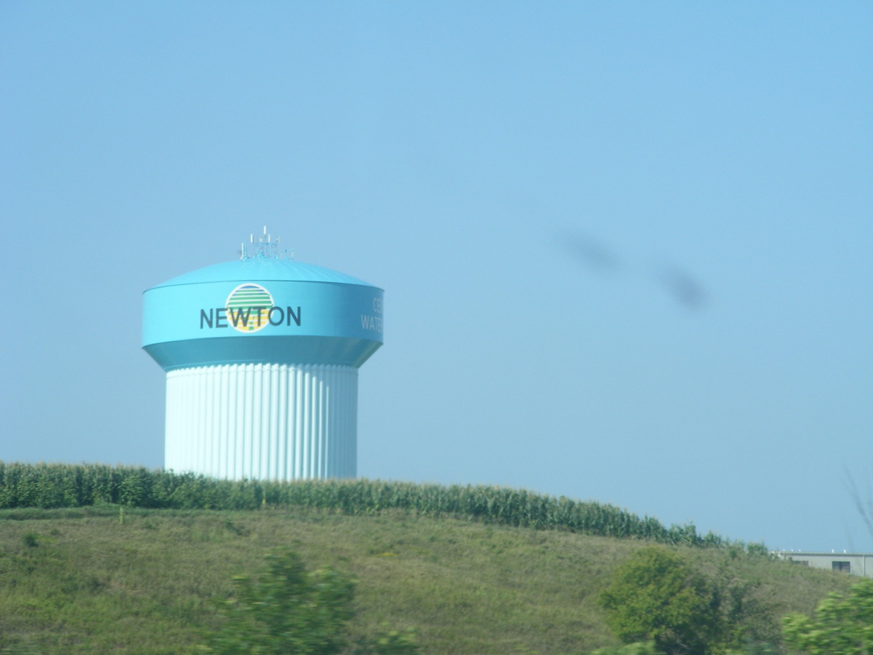 Newton, IA: Newton water tower