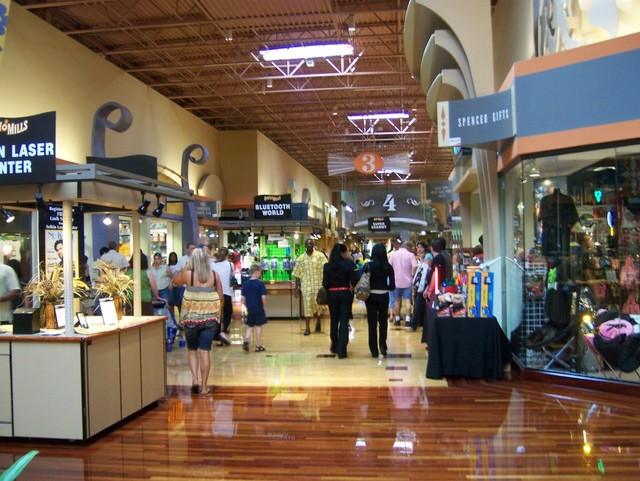 Nashville-Davidson, TN: Opry Mills Mall
